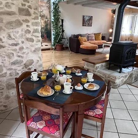 L'ermitage De Meyriat Holiday home *