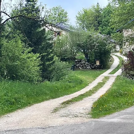 L'ermitage De Meyriat Holiday home Brenod